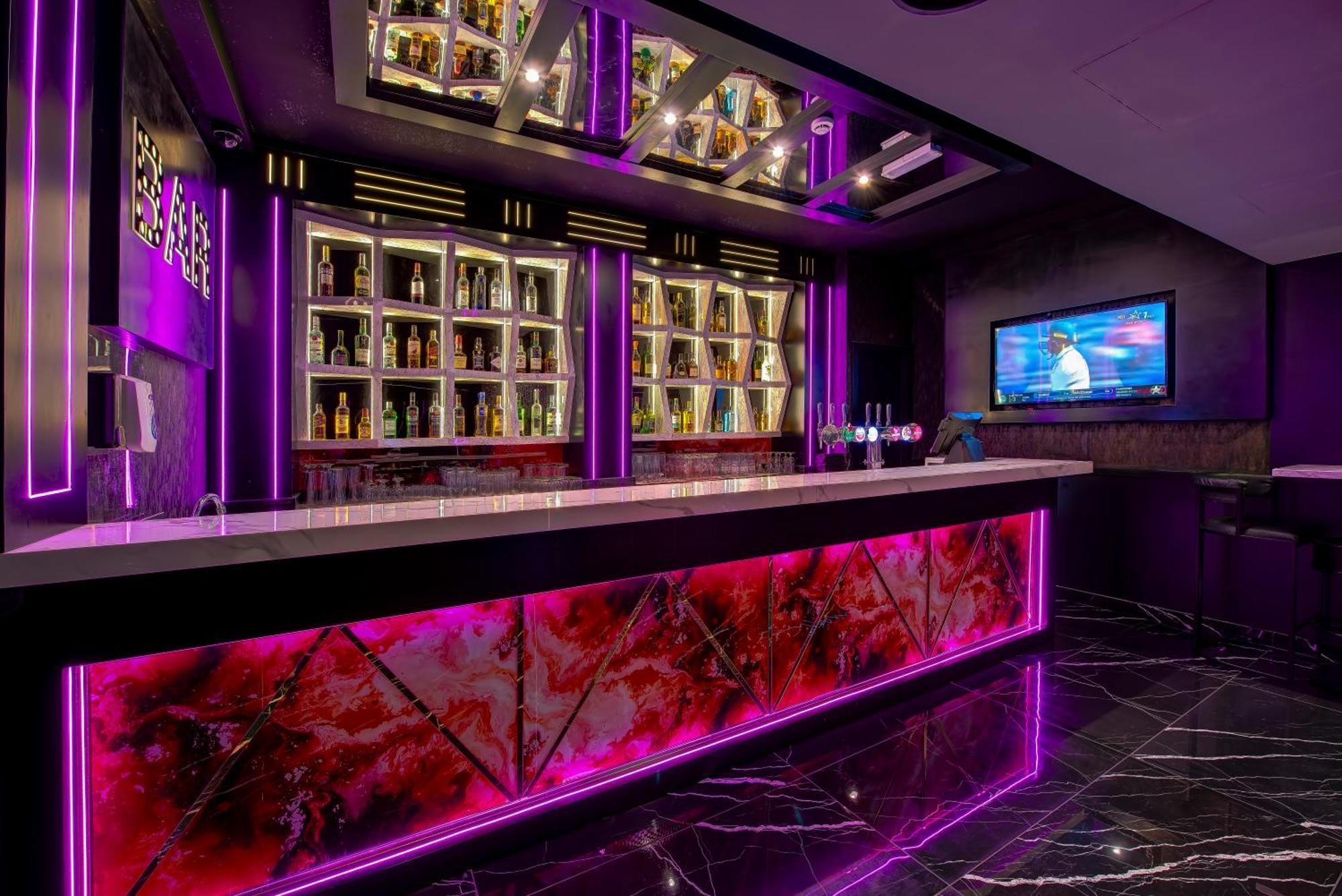 Wescott Hotel ドバイ エクステリア 写真